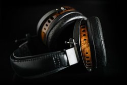 ZMF headphones�A�ؐ��J���^�w�b�h�z���uVerite�v�uAeolus�v�����T���|�^�t�F�X�ɏo�W