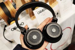 ���|�^�t�F�X��GRADO��RHA����C�x���g���W�����f�������^�������O�A�f�m��BT�C���z���uAH-C820W�v���l�C