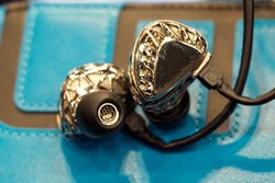 ���|�^�t�F�X��SHURE��BT�P�[�u���AMASTER&DYNAMIC���S���C�����X���l�C�^�~�b�N�X�E�F�[�u�͐V���i����