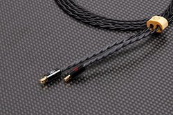 BriseAudio�A�C���z�����P�[�u���uSTR7SE�v��A2DC�[�q���f����ǉ�