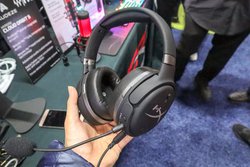 CESAudeze̕ʃhCo[𓋍ڂQ[~OwbhZbg^LGAŌyʂ17^m[gPC