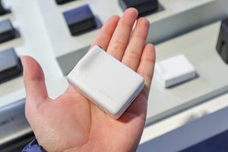 ��CES��Aukey�A������f�q�̗p�̃R���p�N�g�E���o�͂�USB�[�d��BUSB-C�Ή��̃C���z���Ȃ�