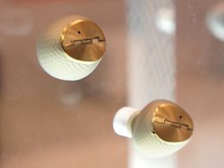 ��CES��SOL REPUBLIC�A�m�C�L�������S���C�����X�C���z���uAMPS AIR+�v�B�X�}�[�g�g���b�J�[�uTILE�v�Ƃ̃R���{�@�Ȃǂ�