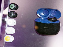 ��CES��JBL�A�V���S���C�����X�C���z��3�@��B100�h���؂�́uTUNE 120 TWS�v��X�|�[�c�����uREFLECT FLOW�v�Ȃ�