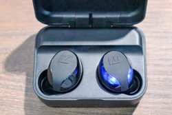 ��CES��MEE audio�A���̊��S���C�����X�C���z���B�t�F�C�X�v���[�g�������ł���C���z����