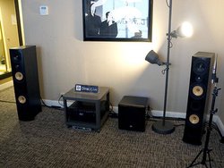 ��CES��Dirac Research�A�X�}�z�⏬�^�X�s�[�J�[�ł��[���d�ቹ���y���߂�V�Z�p�Ȃǔ��\