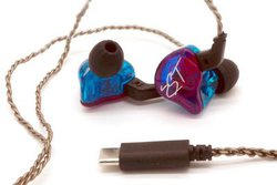 �ɓ������ہADAC����Type-C���P�[�u����t�������n�C�u���b�h�C���z���uKZ-TBC SET�v