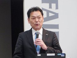 tlAO[oxłȂgցBƖƊE̐VȐ헪Ƃ