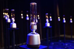 �y�򖃎q�u�D�G�ȃo���h�����o�[�v�A�\�j�[�́g�O���X�T�E���h�X�s�[�J�[�h26��Ǝ��{�̃��C�u�C�x���g���|�[�g