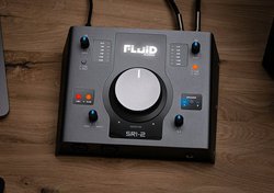 Fluid Audio�A�X�s�[�J�[2�{��؂�ւ��Ȃ��烂�j�^�����O�ł���USB�I�[�f�B�I�C���^�[�t�F�[�X�uSRI-2�v