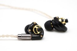 �A���[�g�AAcoustune���i���戵�J�n�B�Ǝ��h���C�o�[�^���W�����[�\���̗p�́uHS1670SS�v�Ȃ�3�@��