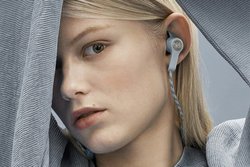 Bang & Olufsen�ABluetooth�C���z��/�w�b�h�z��/�X�s�[�J�[��2019�N�t�Ă̊��Ԍ���J���[