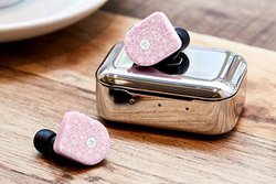 MASTER & DYNAMIC�A���S���C�����X�C���z���uMW07�v�̌���J���[�wCherry Blossom�x