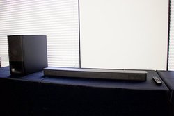 �\�j�[�A�ő�o��230W�̃��C�����X�T�u�E�[�t�@�[�t���T�E���h�o�[�uHT-S350�v