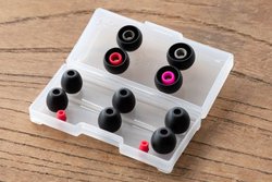 final�A�C���[�s�[�X�uTYPE E�v�Ɏ��a�����A�_�v�^�[�Ɛ�p�P�[�X�t���̐V�p�b�P�[�W