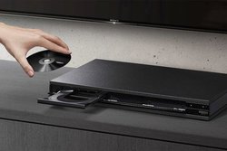 �\�j�[�A�g�قڑS�Ẵf�B�X�N�^�t�@�C���h���Đ��ł���UHD-BD�v���[���[�uUBP-X1100ES�v���C�O���\