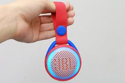 JBL�A�h���d�l�Łg����h�q�������|�[�^�u��Bluetooth�X�s�[�J�[�uJR POP�v
