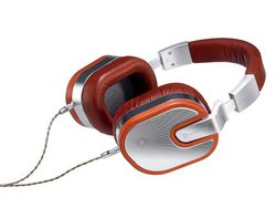 ULTRASONE�̖��^�w�b�h�z���uEdition 15 Veritas�v�A5��25����������������