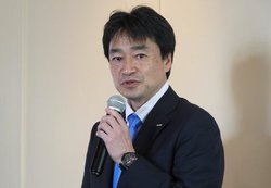 vWFN^[ŃRpNgf\BmRgiɃVtgAGv\̔̐VȎg