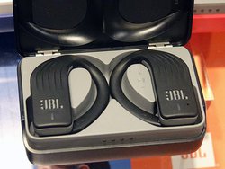 ���w�b�h�t�H���Ձ�JBL�A3��̊��S���C�����X�C���z���ȂǃA�s�[���^AKG�A3�N�ۏؕt���v�������w�b�h�z��