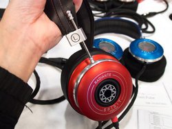 ���w�b�h�t�H���Ձ��g�b�v�E�C���O�A���E�����J�̈Ƀn�C�G���h�w�b�h�z���uRadiante�v�ȂǍ��N�̐V���i�𑽐����\