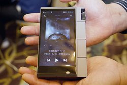 ���w�b�h�t�H���Ձ�Astell&Kern�̏d�ʋ�DAP�uKANN CUBE�v���l�C�^ Fender�̐V�C���z���uTEN 2�v�uNINE 2�v