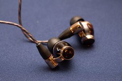 ���w�b�h�t�H���Ձ��r�N�^�[�̊��̓C���z���uFW10000�v�ō����C���[�s�[�X�u�X�p�C�����h�b�g++�v�̌��ʂ�����