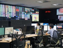 NTT�Ղ�炪�u���f�B�A�I�y���[�V�����Z���^�[�v�g�[�B���i���f���z�M���x���鋒�_�����Ă���