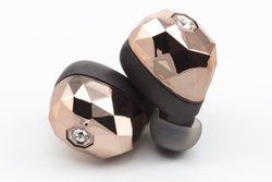 Monster�A�W���G���[���̏����S���C�����X�C���z���uELEMENTS �gAir Link�h�v