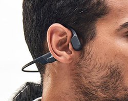 AfterShokz�A�V���`�����C�����X�C���z���uAeropex�v�B�y�ʉ��Ɖ��������𗼗�