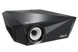 ASUS�A�t��HD�Z�œ_�v���W�F�N�^�[�uF1�v�BHarman Kardon��2.1ch�X�s�[�J�[�𓋍�