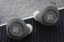 Bang & Olufsen�A�X�|�[�c�������S���C�����X�C���z���uE8 Motion�v�ɐV�F�wGraphite�x