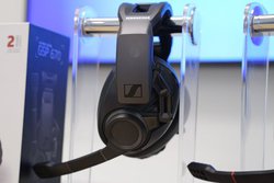 �[���n�C�U�[�A��x���̓Ǝ������^BT��2�ʂ�Ń��C�����X�ڑ��ł���Q�[�~���O�w�b�h�Z�b�g�uGSP 670�v