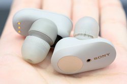 �\�j�[�uWF-1000XM3�v�AWindows 10����PC�Ƃ̐ڑ��������P����A�b�v�f�[�g