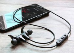 AUKEY�A�h�����\�����߂�aptX�Ή�Bluetooth�C���z��