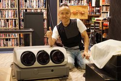 �s���N����̎O�ǎ��v���W�F�N�^�[�u�\�j�[G70�v���I�҂�����I