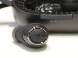 ��IFA��JAM Audio�A���{���㗤�̊��S���C�����X�uLIVE LOUD�v�uLIVE FREE�v�B���R�[�h�v���[���[��