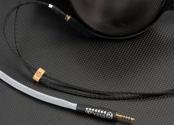 BriseAudio�A���񂵂Ɖ����̃o�����X��ڎw���V�K�J�������w�b�h�z���P�[�u���uMIKUMARI�v