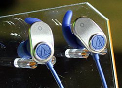 �I�[�f�B�I�e�N�j�J�A���y�v���[���[�����̃X�|�[�c����Bluetooth�C���z���uATH-SPORT90BT�v