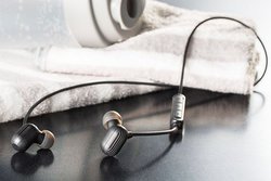 ���f�B�E�X�AIPX5�h�H�Ή���Bluetooth�C���z���uHP-S50BT�v