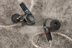 SHANLING�A�^�J���o���n�E�W���O�̃n�C�u���b�h�C���z���uME500�v