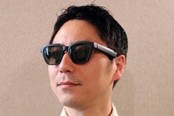 �{�[�Y�A���y��������T���O���X�uBose Frames�v�B�Ǝ�AR�A�v���ŉ��������擾