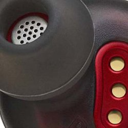 JBL�A�g�u�����h�j��ō��N���X�h�̊��S���C�����X�C���z��������\��