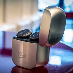 Klipsch�uT5 TRUE WIRELESS�v���������o��I �w�b�h�z���T�ԃ����L���O ��e���C���z����