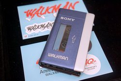 �\�j�[�A����J�Z�b�g�e�[�v�E�H�[�N�}�����ʃf�U�C���̌��胂�f���uNW-A100TPS�v