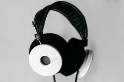 胂fGRADOuThe White Headphonev1ʂɁI wbhzTԔ؃LO tWG[rbN