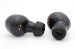 Dekoni Audio�A���S���C�����X�C���z���p�̃t�H�[���C���[�s�[�X�uBULLETZ TWS�v