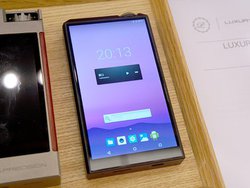 ���w�b�h�t�H���Ձ�LUXURY&PRECISION�A�����\�@�uL4 PRO�v�^�N���G�C�e�B�u�͊��S���C�����X�ȂǃA�s�[��