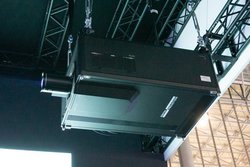 ��Inter BEE���f���^�d�q�A8K DLP�v���W�F�N�^�[�uINSIGHT Laser 8K�v�ɋP�x���ヂ�f���^Insta360�́g������J�����h��