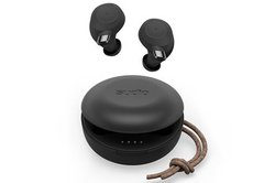 SUDIO�A4�̃}�C�N�Œʘb���\�����߂����S���C�����X�C���z���uFEM�v